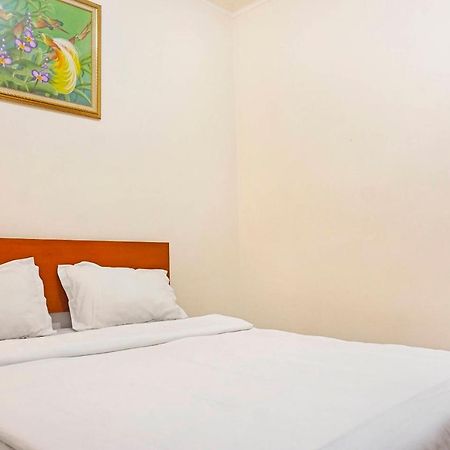 Collection O 91380 Golden Mansion Hotel Jakarta Exterior photo