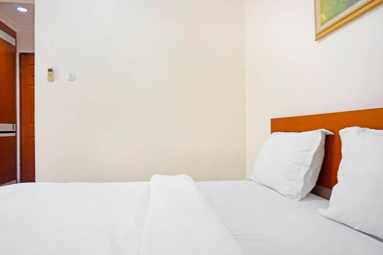 Collection O 91380 Golden Mansion Hotel Jakarta Exterior photo